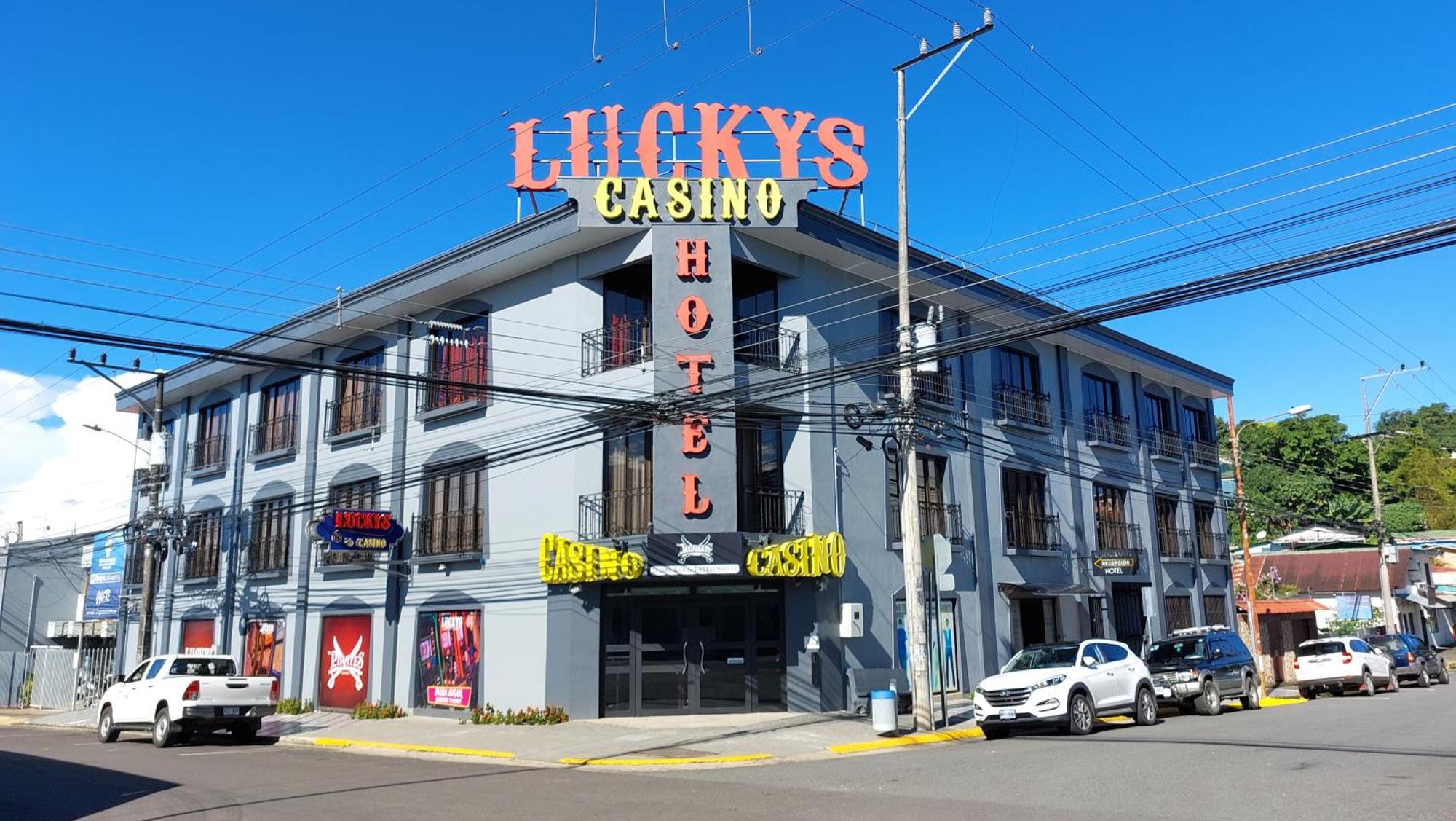Hotel Luckys San Isidro De El General Buitenkant foto
